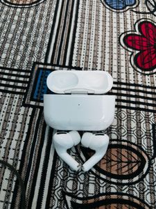 AirPods Pro &amp; Wired Earphones