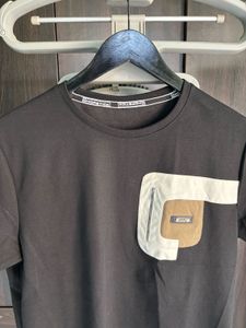 Stylish Pocket Detail T-Shirt