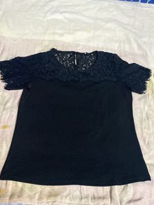 Round Neck Netted Half Slv Top