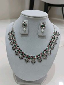 Elegant Silver Tone Necklace Set