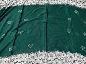 Women Green Floral Printed Georgette Saree