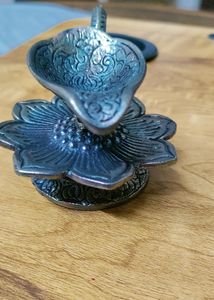 Metal Oil Diya With Handle