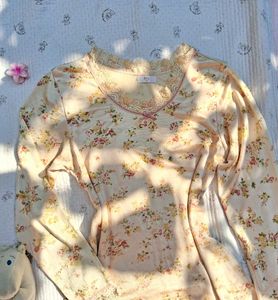 Aesthetic Printeresty Lace Trim Top🌷