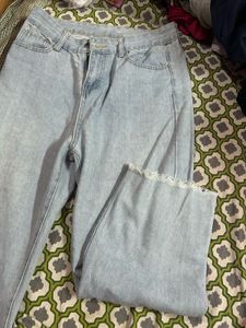 Light Wash Frayed Hem Jeans