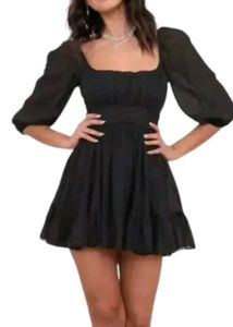 BEAUTIFUL WOMAN DRESS.