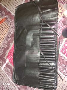 12 Face And Eyes Brushes With Storage Bag