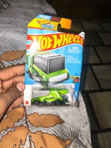 Hot Wheels Let's Race Truck