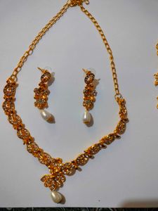 Beautiful Gold Plated 3 Neck Pieces With Earrings