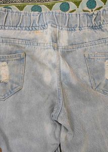 Funcy Jeans With Sticker