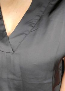 Elegant Black V-Neck Top