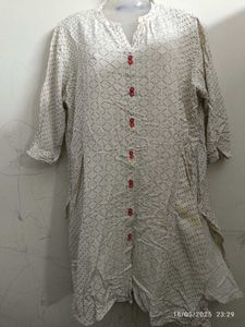 Off White Short Kurta( Avaasa )xxl
