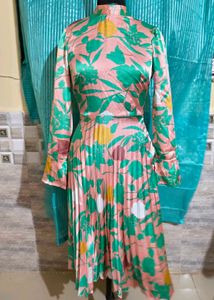 🎁Buy 2 Get 1 Free🎁Size XS Floral Showroom Dress