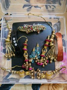 Hair Clip & Blouse Tassel