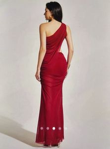 Elegant Red One-Shoulder Gown