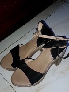 Woman Black Heel's