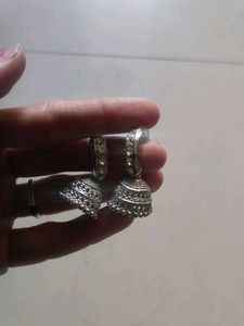 Earings