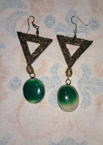 Pair of earrings