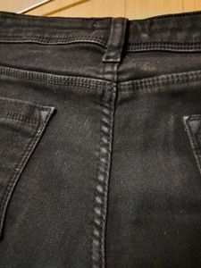SLIM FIT BLACK JEANS