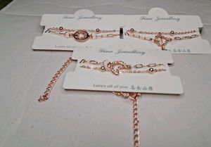 BRACELET