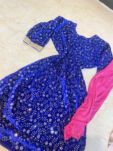 pakistani combination velvet kurti and dupatta set