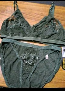 Elegant Bra &amp; Panty Set