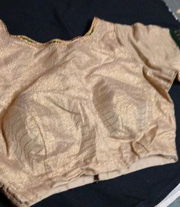 Back Hooks Lehengas Top