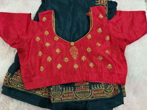 Elegant Saree with Stitched Blouse(upto 44in)