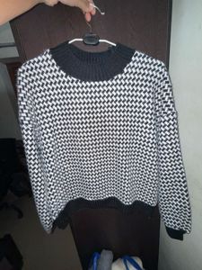 Houndstooth Pattern Sweater