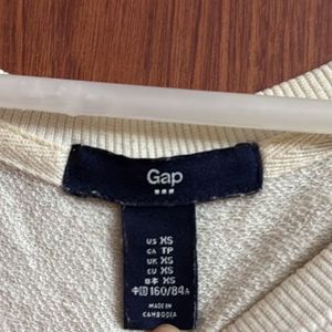 GAP sweatshirt