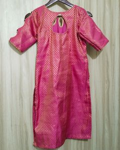Unused New Stiched Kurta (Women&#39;s)