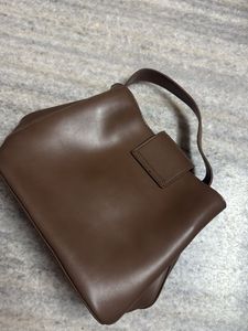 PEOPLE bucket sling bag