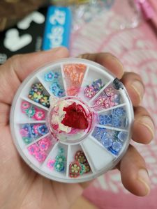 Set Of Two Nail Art Accessories