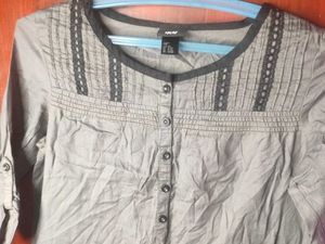 H&amp;M Gray Button-Up Top