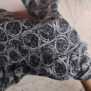 Patterned 3/4 Sleeve New Top