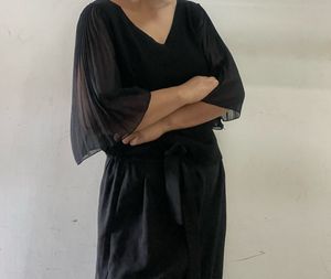 🖤Elegant Black Top With Mesh Sleeves 🖤