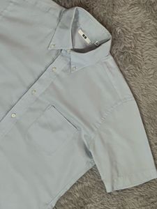 Uniqlo blue shirt