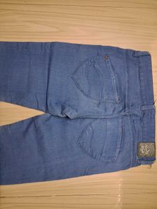 Light Wash blue Denim Skinny Jeans