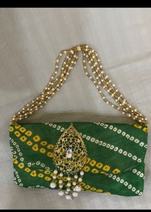 Beautiful Purse Is Back
