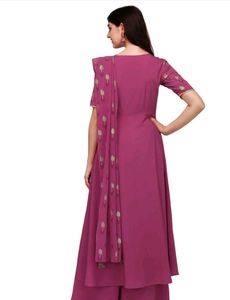 Women Crepe Kurta Dupatta Set