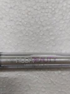 Huda Beauty Liquid Highlighter..