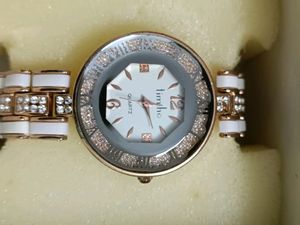 Quarts Ladies Watch White In Colour With Box