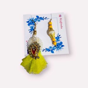 Stylish Rakhi Set For Bhaiya And Bhabhi.