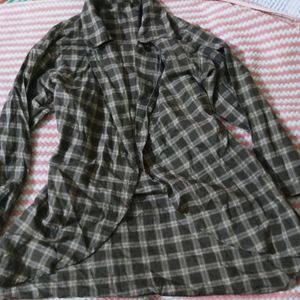 Women&#39;s check shirt