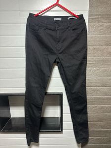 Max UAE Skinny Medium Rise Black Jeans