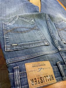 Hollister 🦅 Brnd Jeans 👖 Deal