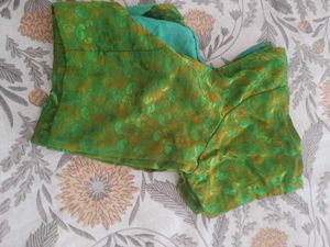 Green Blouse with margin inside