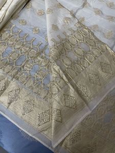 Elegant White &amp; Gold Embroidered Kurti