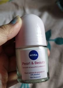 Nivea Pearl & Beauty Roll On