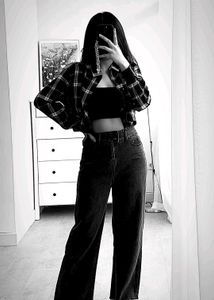 crop length cuffed fukl sleeves shirt