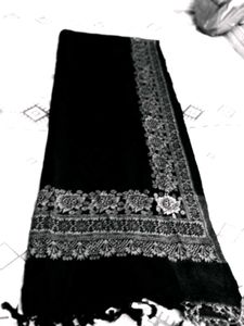 Black Kurti Stoll And Saree